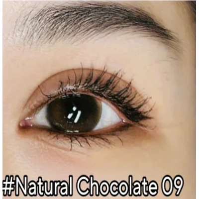 Áp tròng ADRIA màu Natural Chocolate 09 minh họa trên mắt